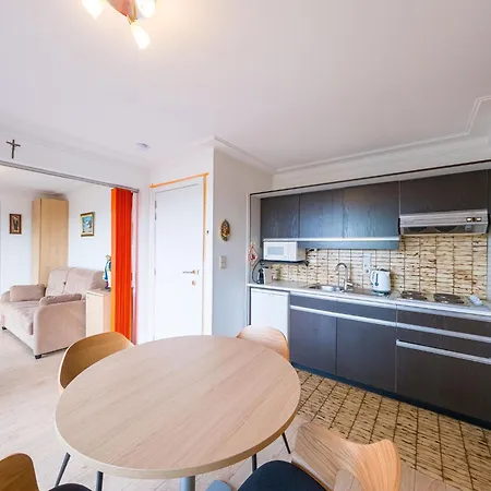 Apartment On 5th Floor By The Sea
