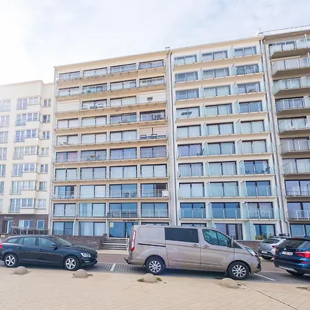 Apartment On 5th Floor By The Sea