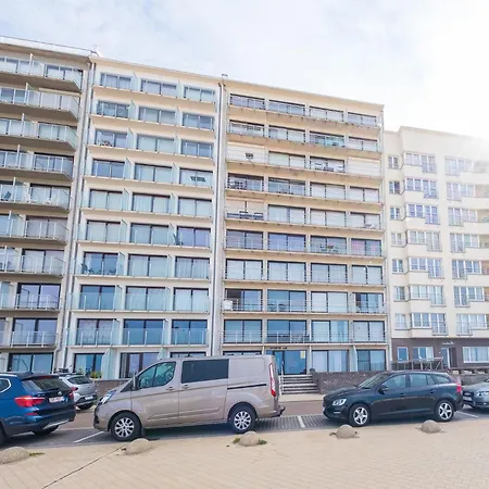 On 5th Floor By The Sea Apartment